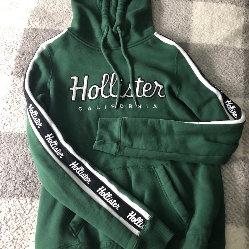 comfy warm hoodie! great for winter